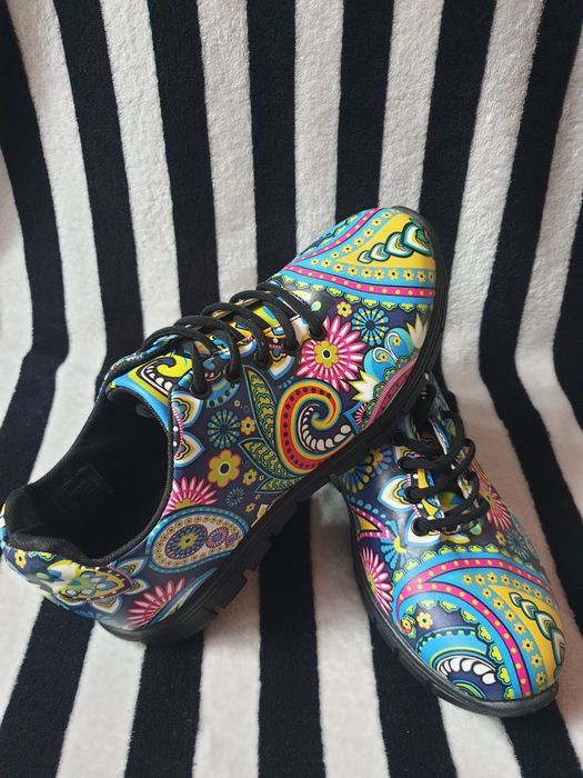 Buty FOLKOWE w mandale