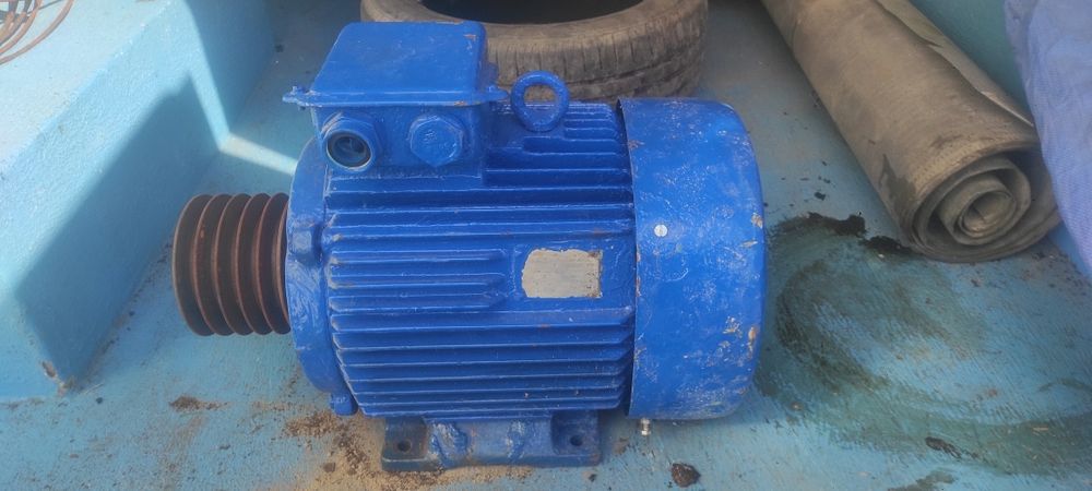 Silnik siłowy 11kw 900 obr do łuparki rębaka itp