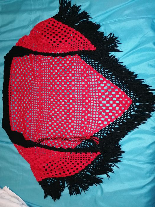 Roupas antigas, xales, xarpe...