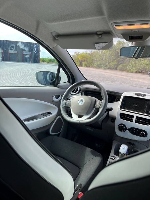 Рено Зое Renault Zoe