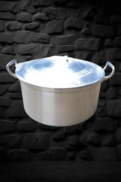 Tacho/caçarola grande nova em alumínio