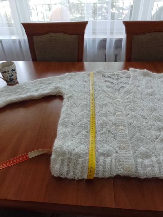 Damski sweter moherowy ręcznie dziany.