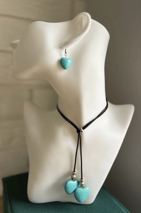 Nowy zestaw biżuterii: naszyjnik + kolczyki. Serce z turkusu