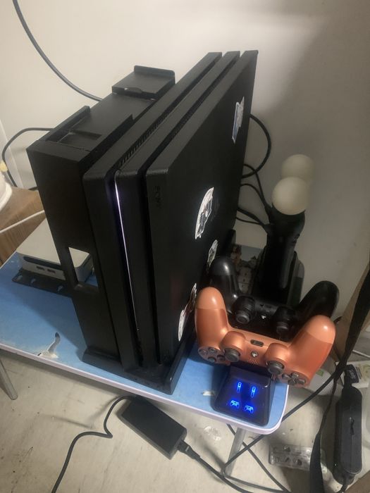 Продам повний ігровий комплект: PS4 Pro + VR(v2) + Аксесуари  Остання ревізія CUH7218B!!!