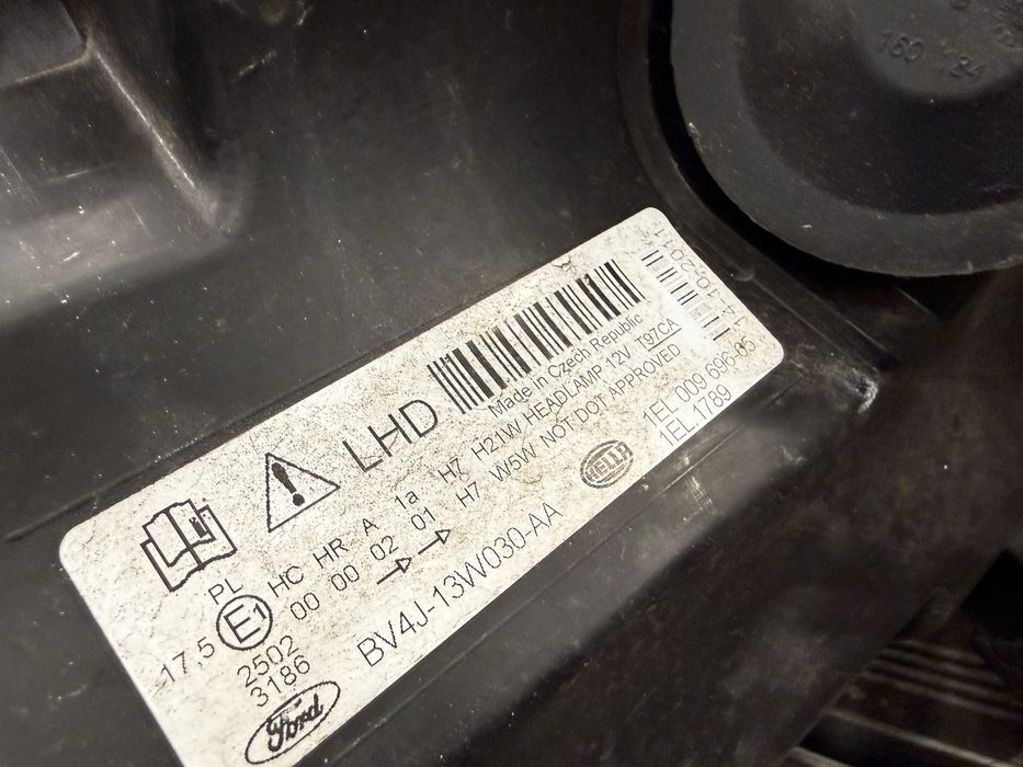 Lampa Prawa+Lewa Ford Kuga MK1 Soczewka uszkodzone