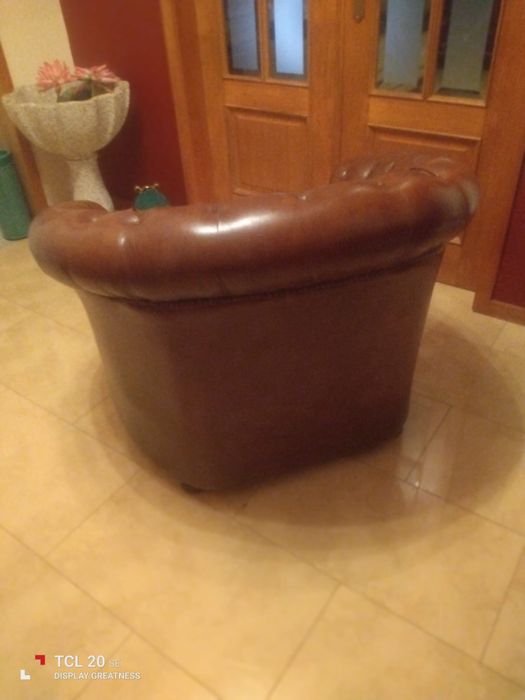 Magnífica poltrona, toda em picotiné