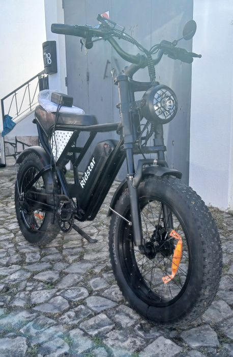 Bicicleta elétrica 1000W 48V 60 KM/H ridstar em muito bom estado com carregador, porta telemóvel e cadeado
FAÇO ENTREGA