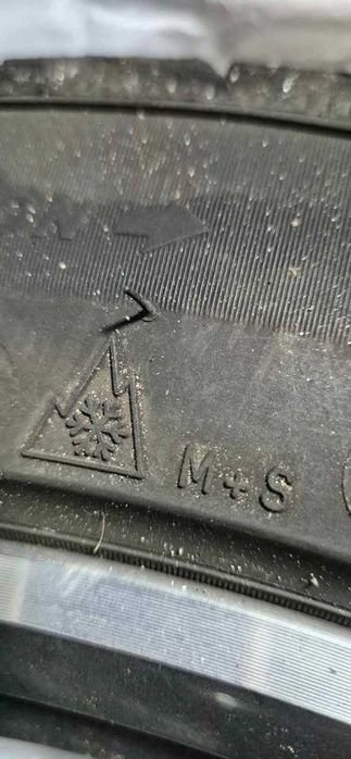 Jantes Mustang 235/50R18