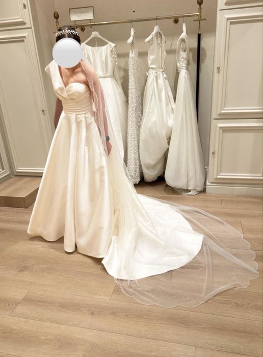 PRONOVIAS Sedna + halka.