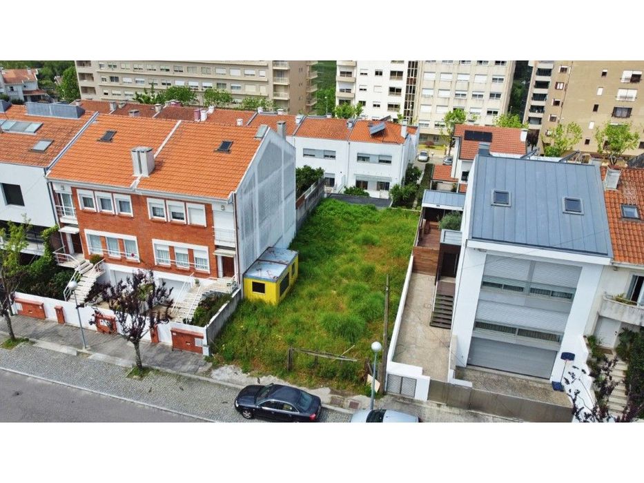 Plot of Land for Residential Construction in São Mamede de Infesta