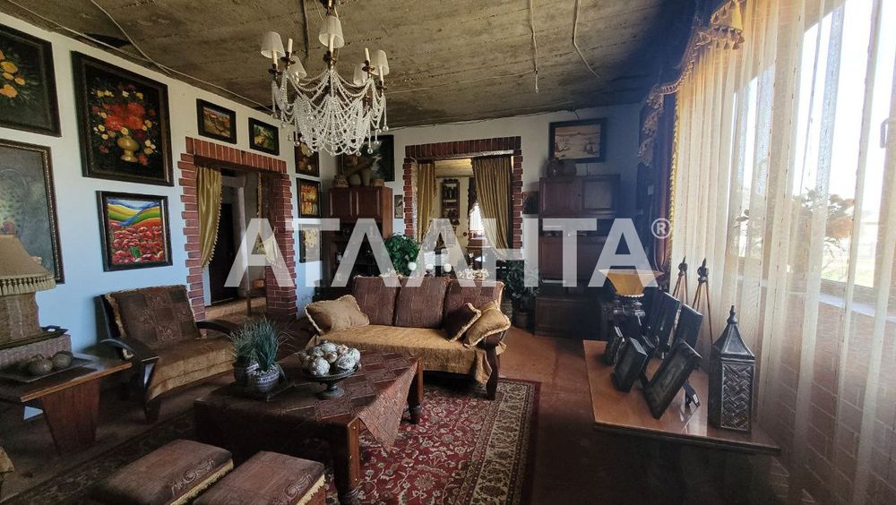 Будинок в Остриці