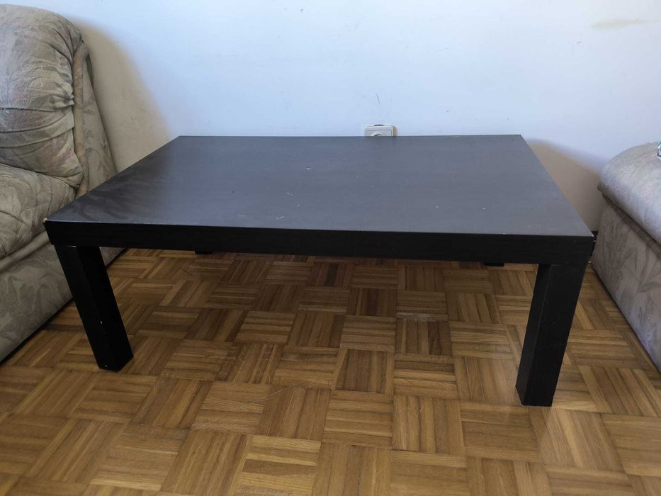 2 mesas de apoio pretas