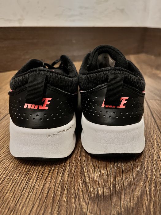 Кросівки Nike для дівчинки