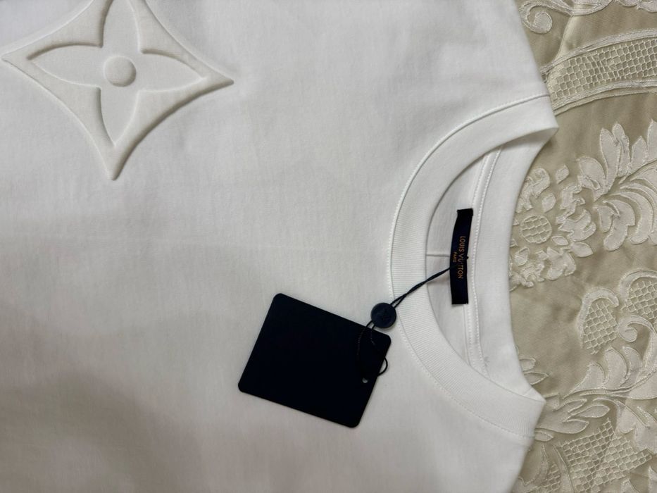 Класний костюм  Louis Vuitton