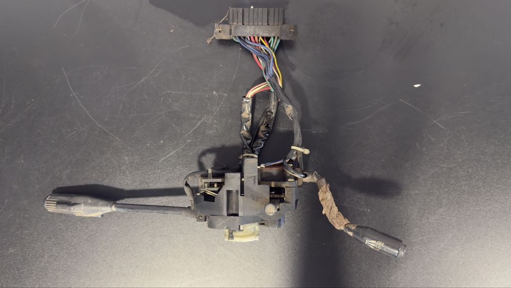 COMUTADOR DE LUZES TOYOTA DINA BU 30  3 STOP