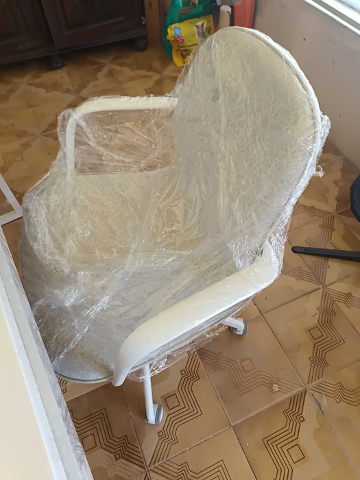 Cadeira e secretária