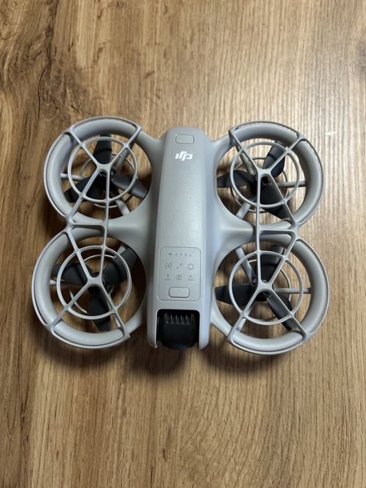 Drona DJI Neo Fly