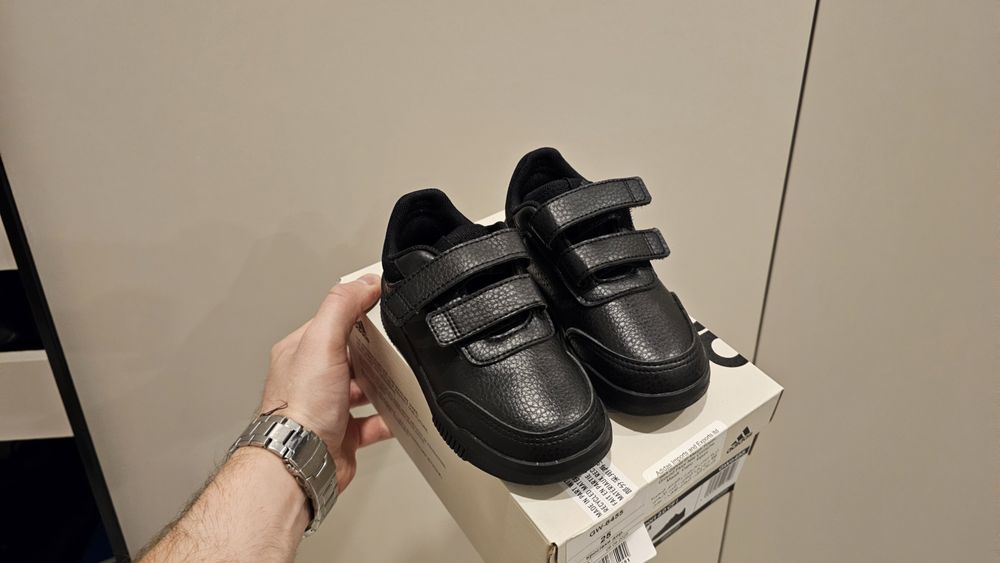 Кросівки Adidas дитячі 1-4 роки розмір 25 eu