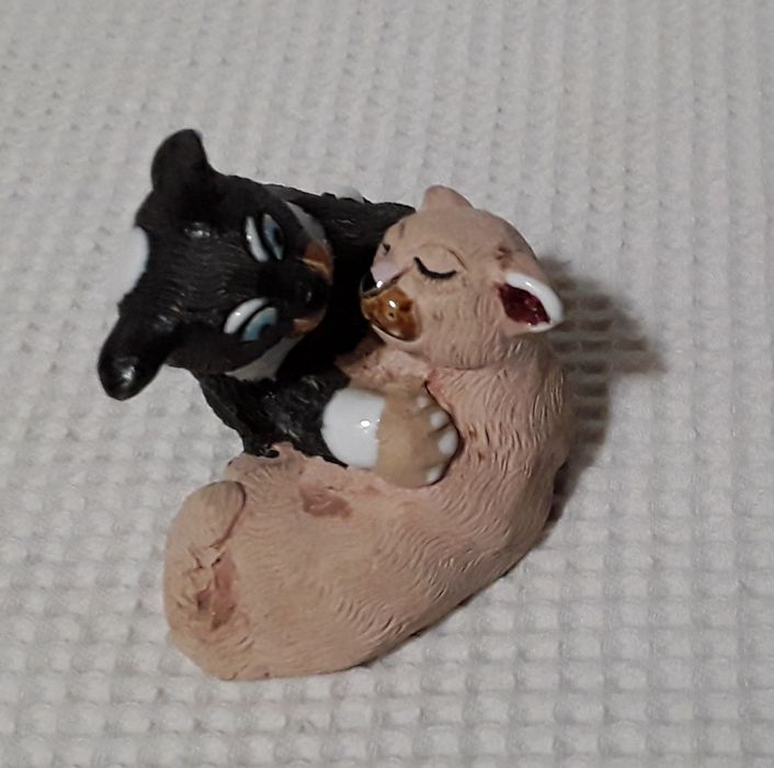 Bibelô casal de gatos em cerâmica