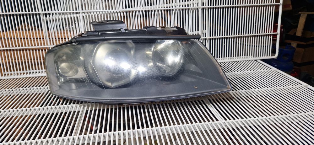 Lampa Prawa XENON A3 8P 8P. 0941. 004D
