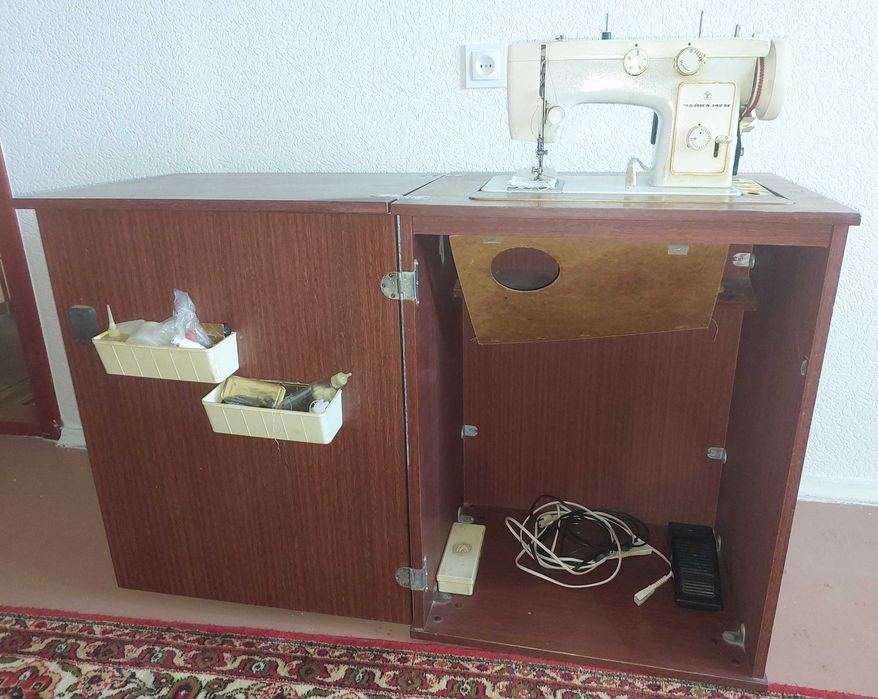 Щвейная машинка Чайка с электроприводом