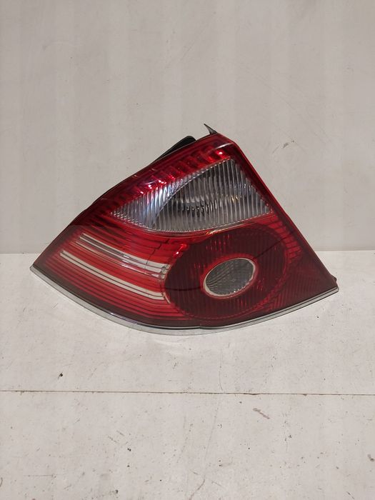 Lewa tylna lampa lewy tył ford mondeo mk3 lift 3 mkIII hatchback HB