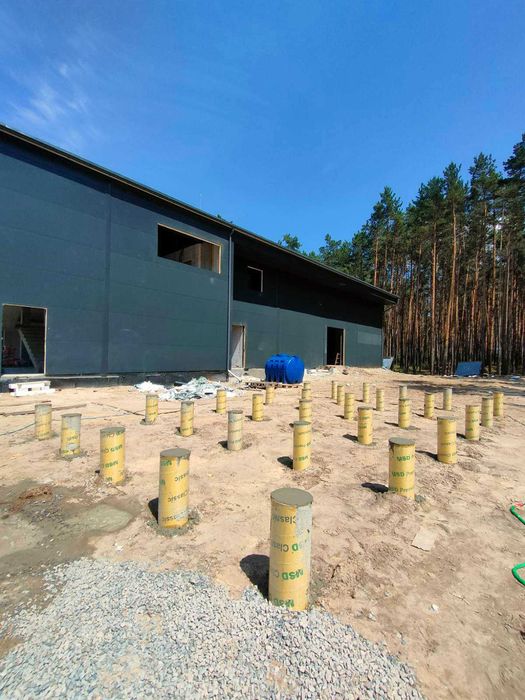 Заливаємо свайний ФУНДАМЕНТ залізобетонний під каркасні будинки