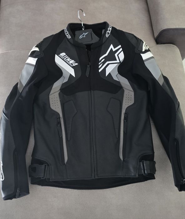 Alpinestars & Dainese