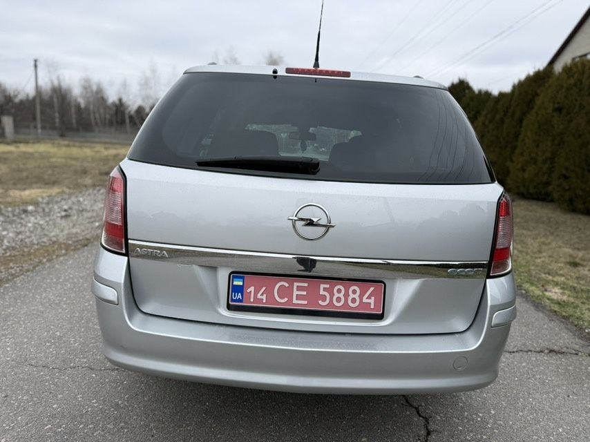 Продам Opel Astra H Station Wagon 1.7d 2010г