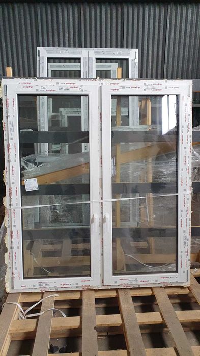 Okno PCV Aluplast Ideal 8000 Maron Braun/białe 1560x1760