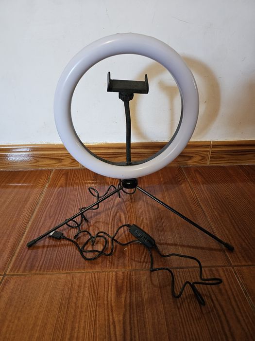 Vende-se Anel de Luz LED com Tripé