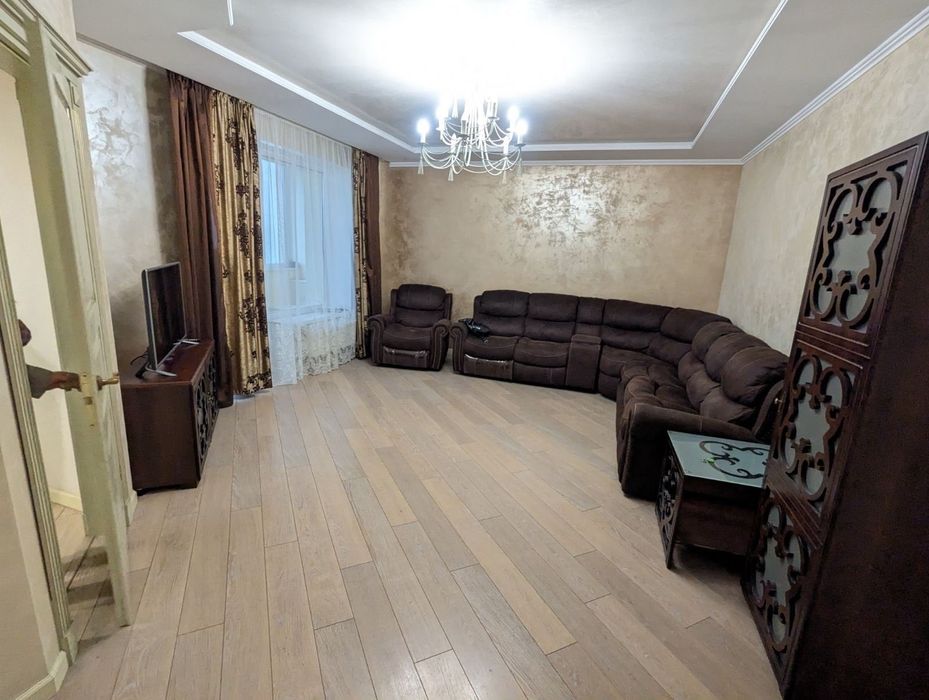 Диван кутовий, дуже хорошої якості