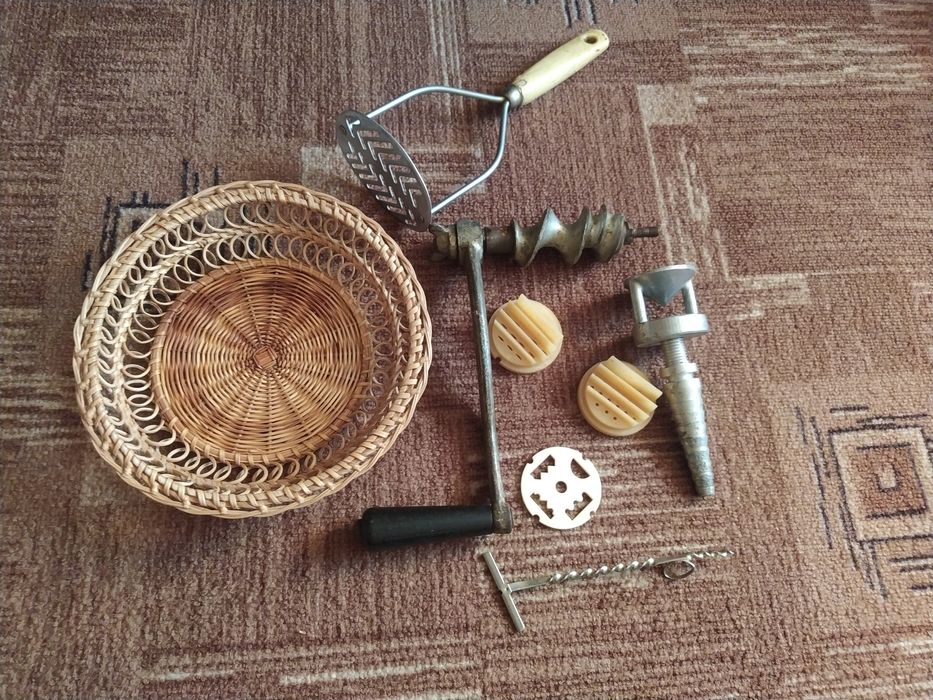 Запчасти к мясорубке. За все 180гр