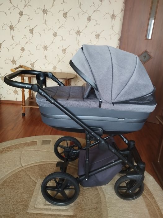 Продам коляску Adamex 2в1  в гарному стані