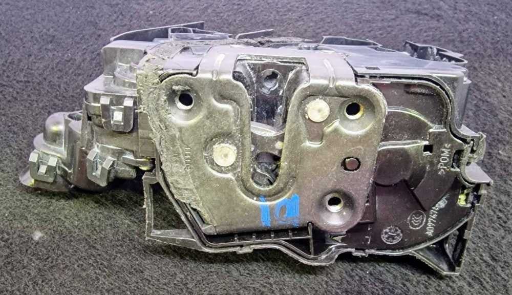 Fechadura / Fecho Porta Frente Direito 805039092R - RENAULT SCÉNIC IV