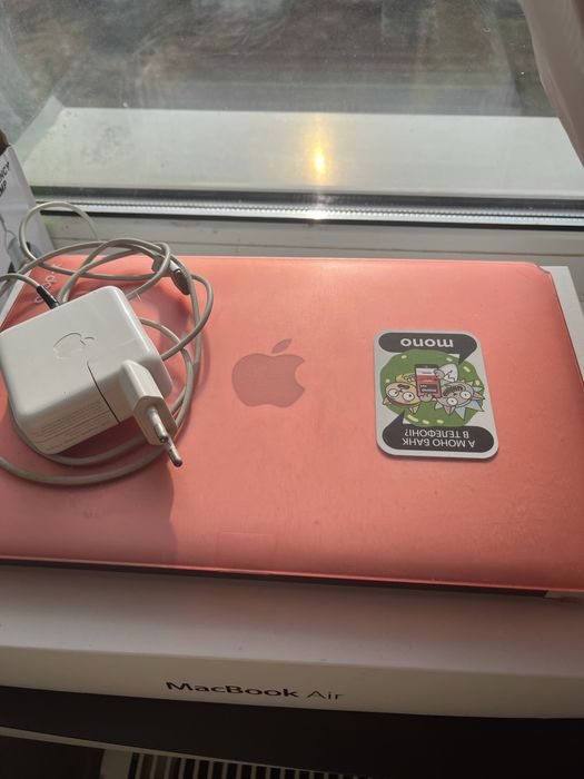 Продам Macbook Air 11