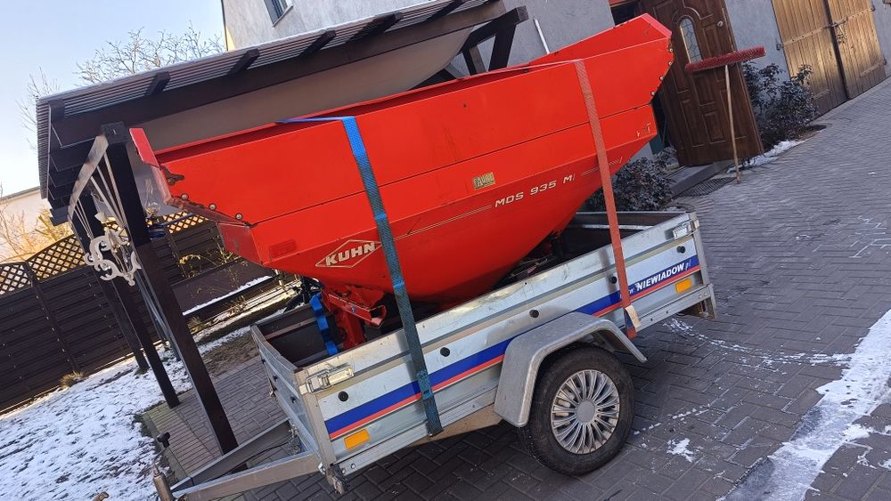 Sprzedam nadstawkę do rozsiewacza kunh m863