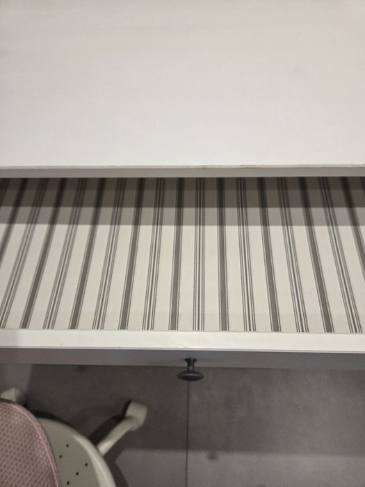 Biurko Hemnes i krzesło Ikea