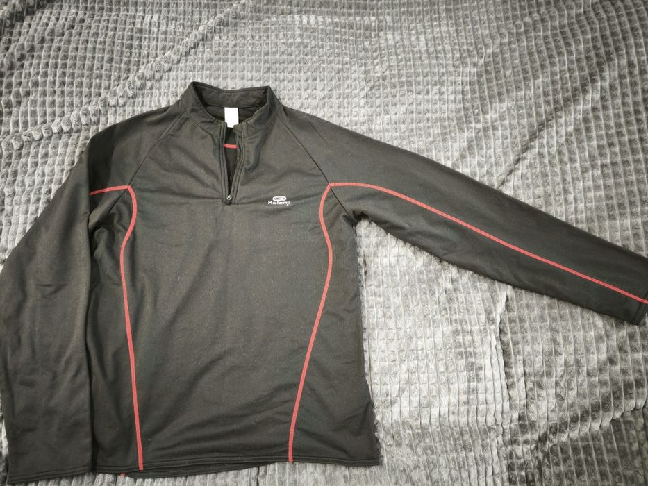 Odzież sportowa z długim rękawem