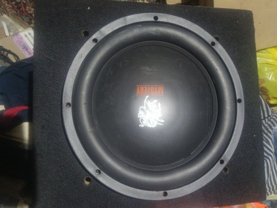 Сабвуфер автомобильный