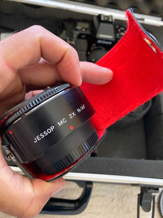 Conjunto de cameras e várias lentes NIKON