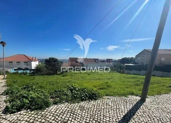 Terreno Urbano para construção de Moradia, Amadora.