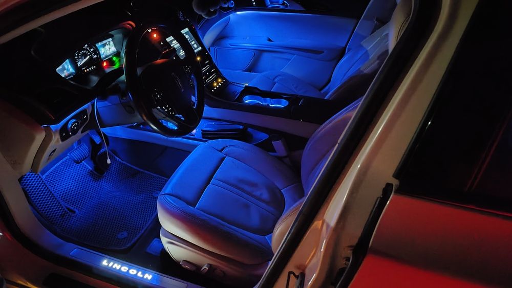 Гібрид бізнес класу. Розхід 5,5 по місту