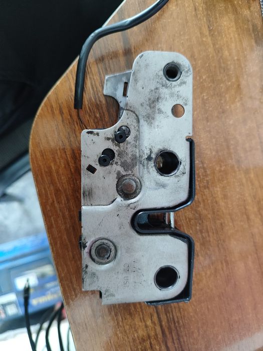 Замок капоту фабія 2! Румстер