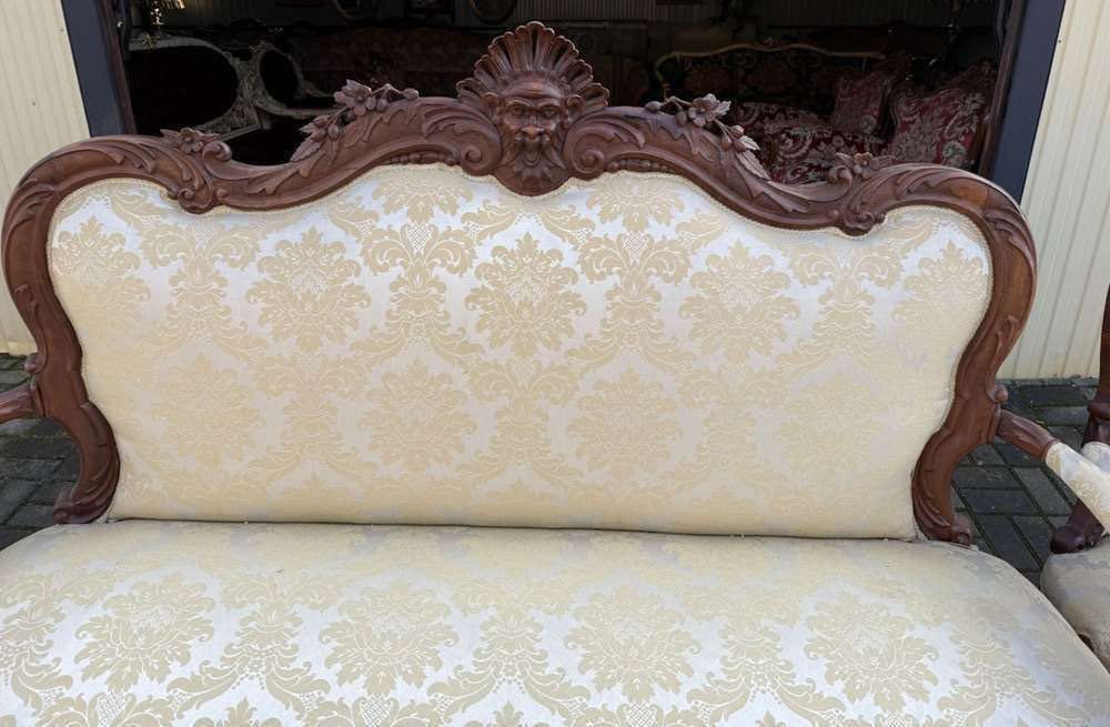 Rzeźbiony włoski komplet wypoczynkowy