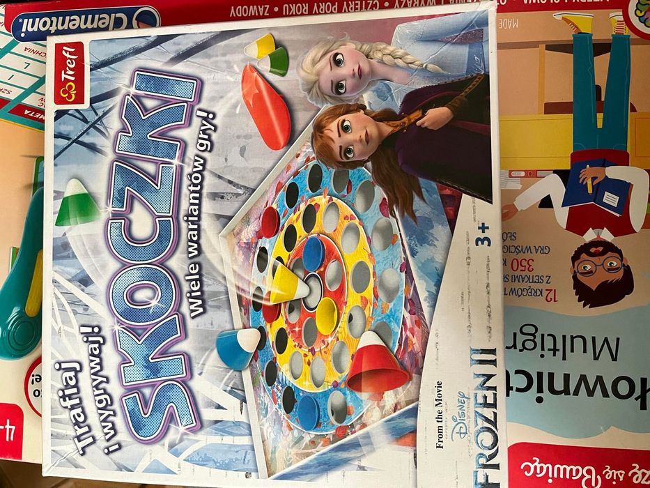 KRAINA LODU Skoczki dla dzieci TREFL planszowa gra zręcznościowa