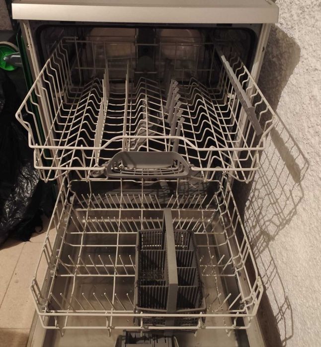 Máquina de Lavar-loiça BOSCH cor inox