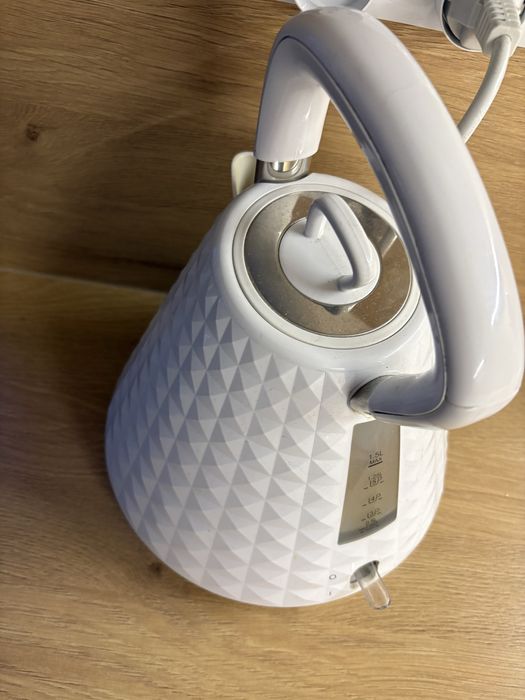 Czajnik bialy uzywany