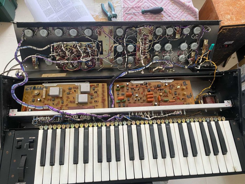 Moog Minimoog Model D russo vintage 1986 *SERVICED*