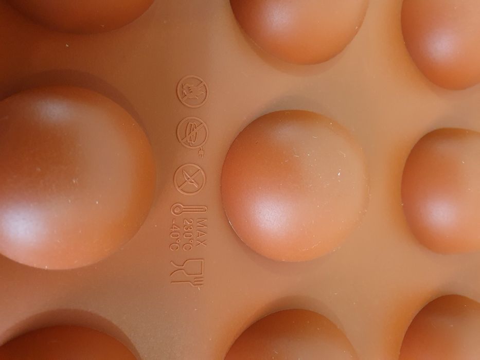 Forma silikonowa do monoporcji ciastek PÓŁKULE - 3,8 cm